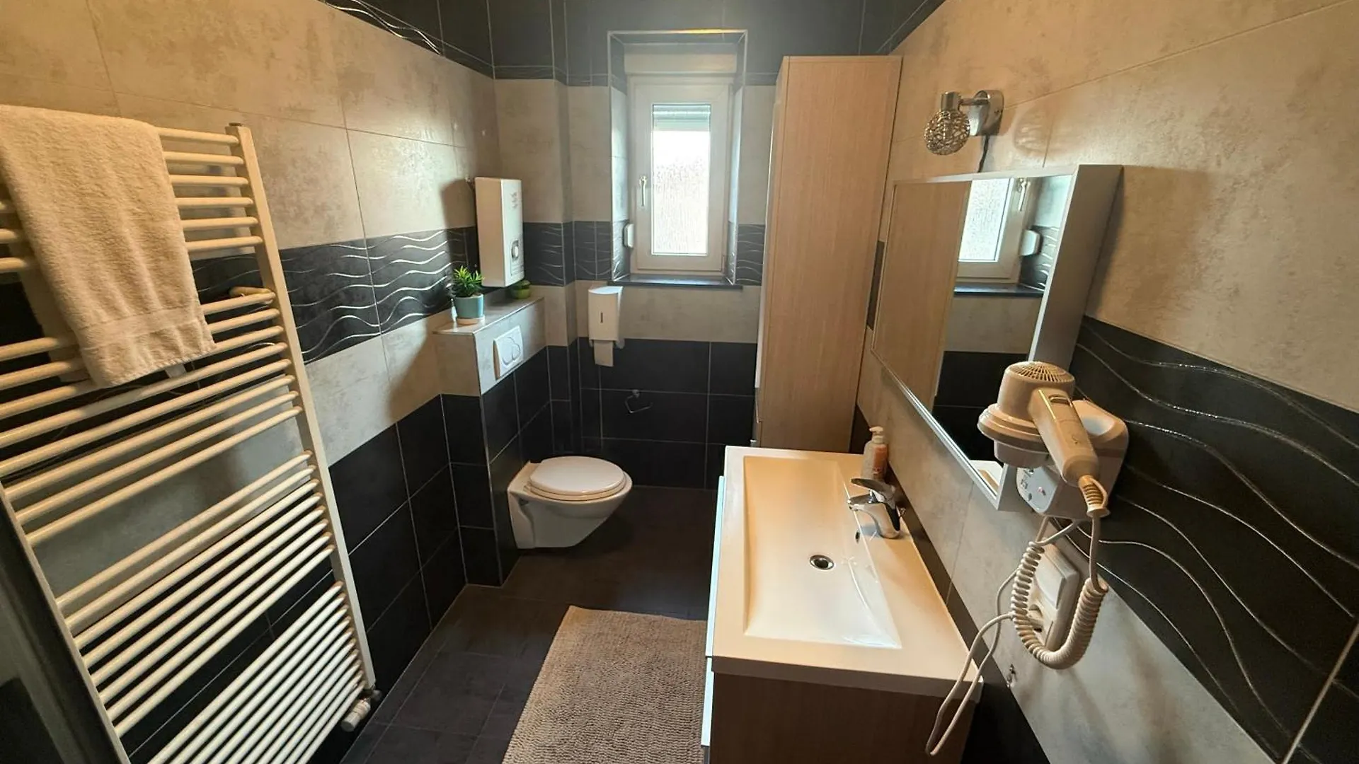 Homestay Chambre Centre Gasperich Luxembourg Luxembourg